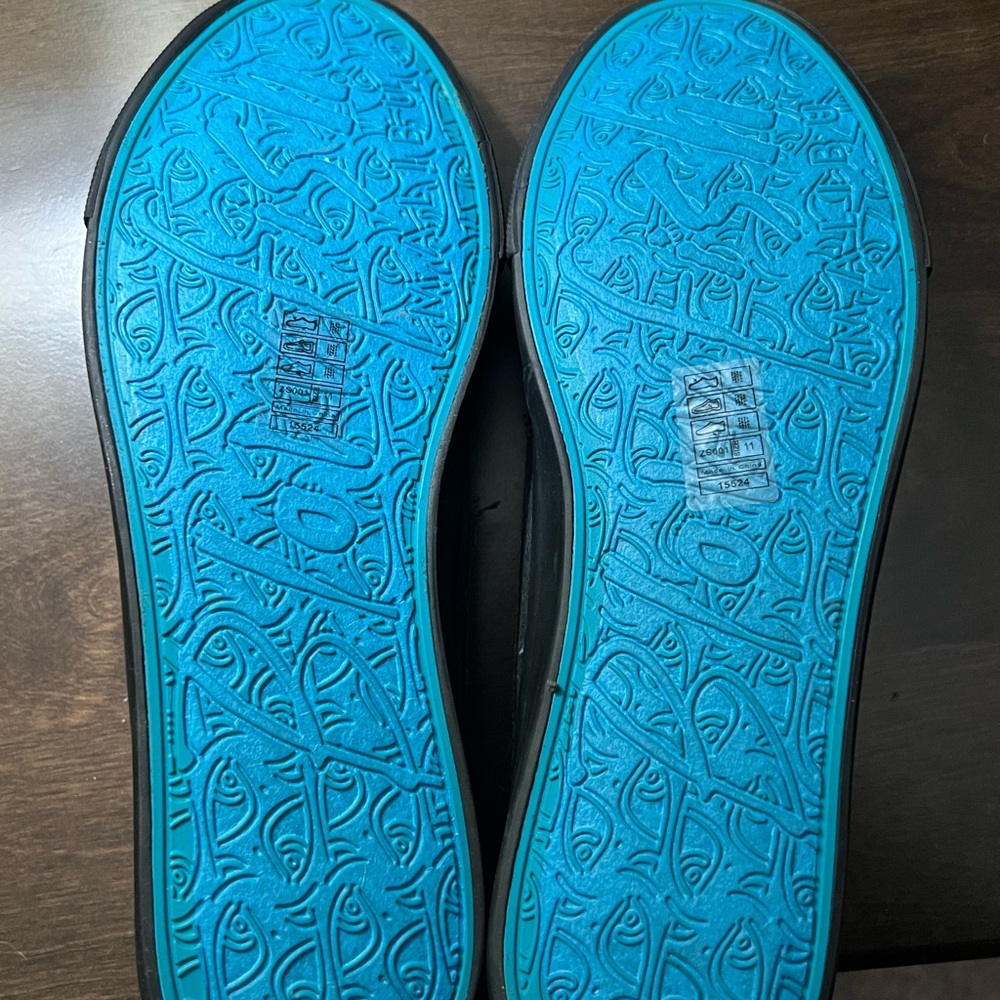 Blowfish sneaker sizer 11 nwot